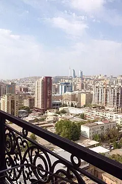 Kirayə verilir 2 otaqlı mənzil 108 m²