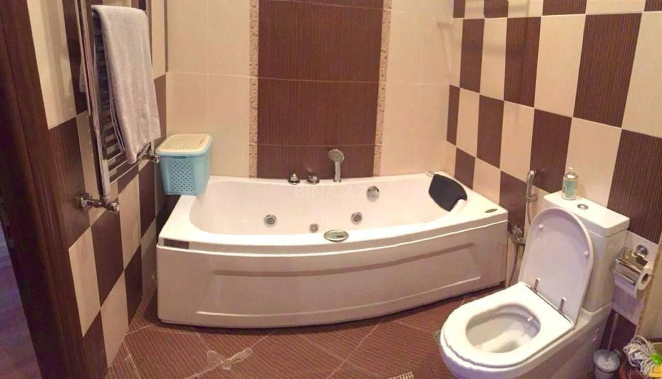 Kirayə verilir 2 otaqlı mənzil 108 m²