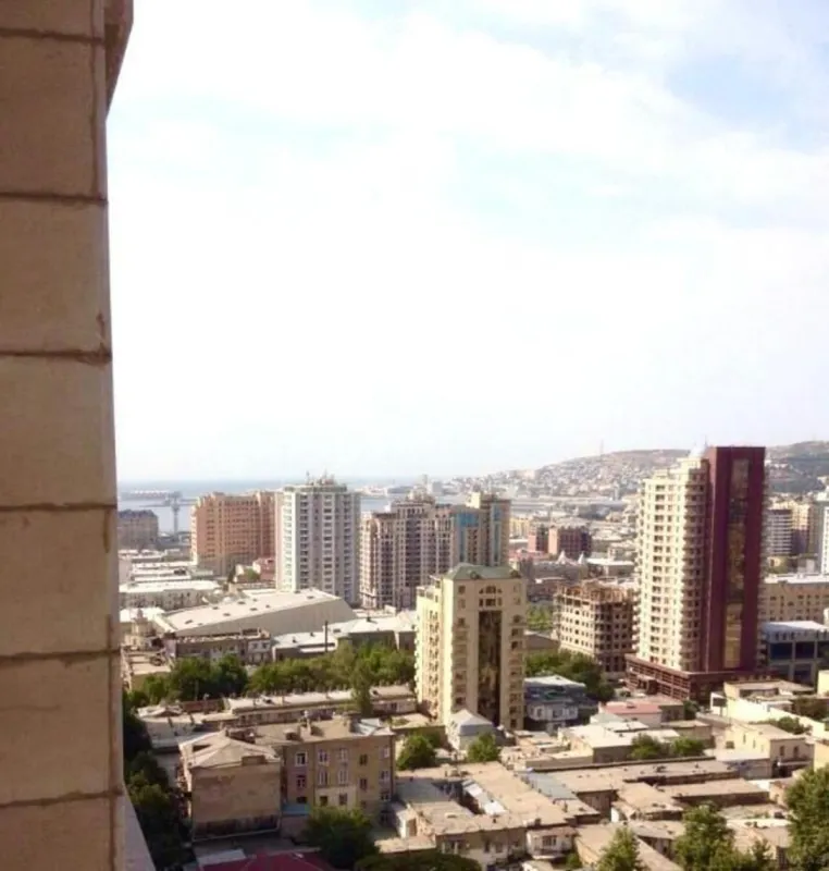 Kirayə verilir 2 otaqlı mənzil 108 m²