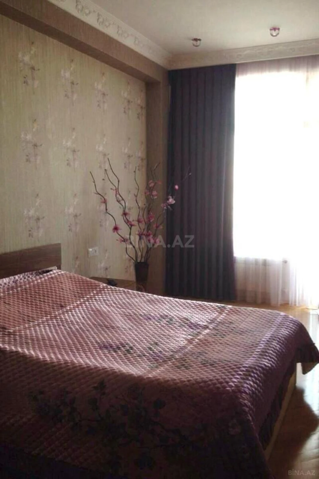 Kirayə verilir 2 otaqlı mənzil 108 m²