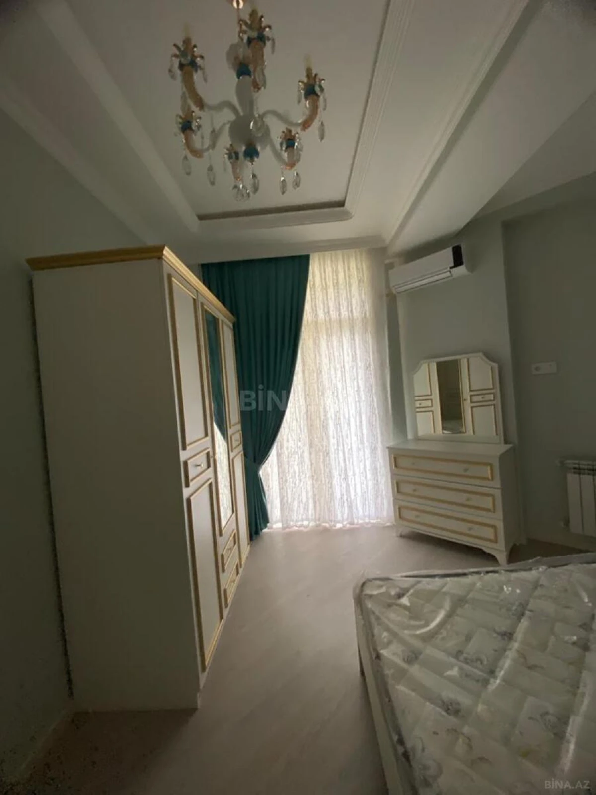 Kirayə verilir 3 otaqlı mənzil 120 m²