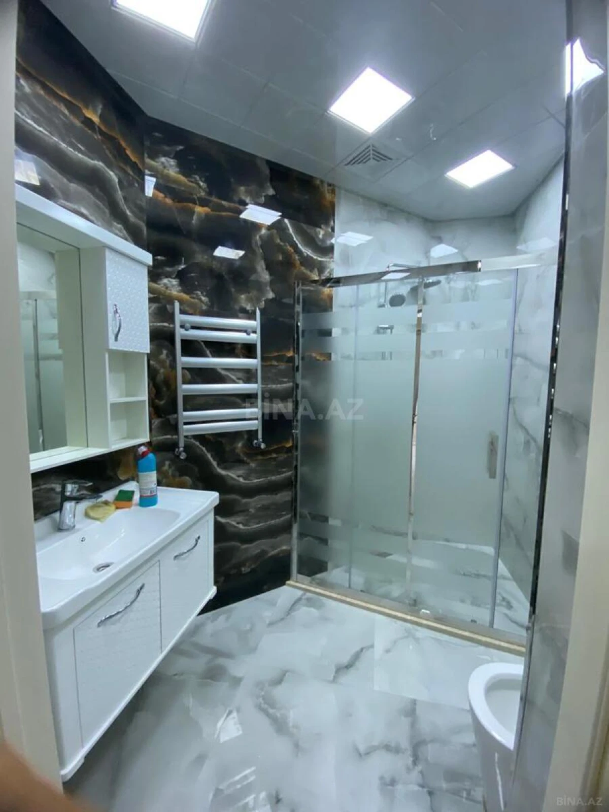 Kirayə verilir 3 otaqlı mənzil 120 m²