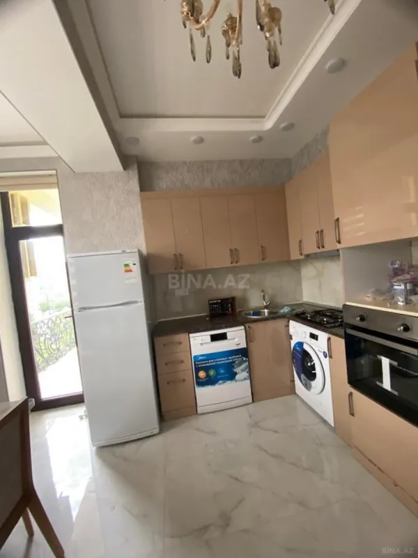Kirayə verilir 3 otaqlı mənzil 120 m²