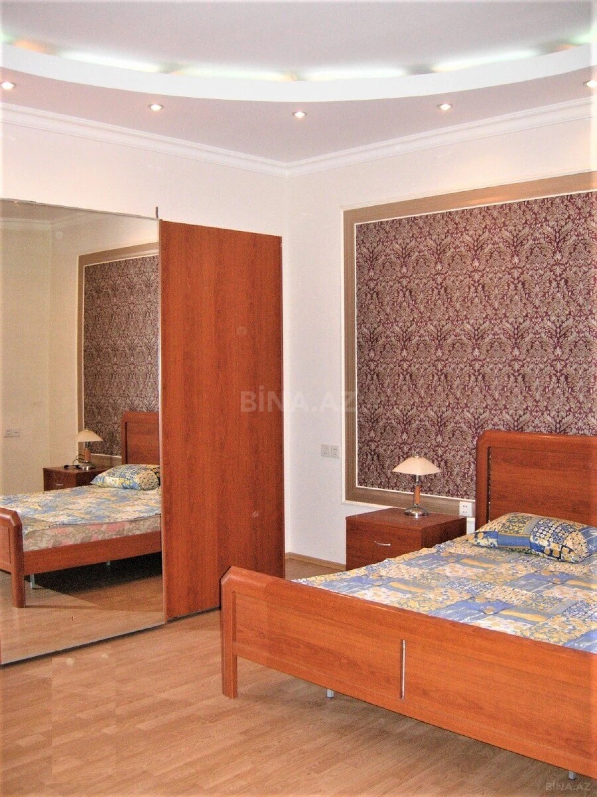 Satılır 6 otaqlı həyət evi 280 m²