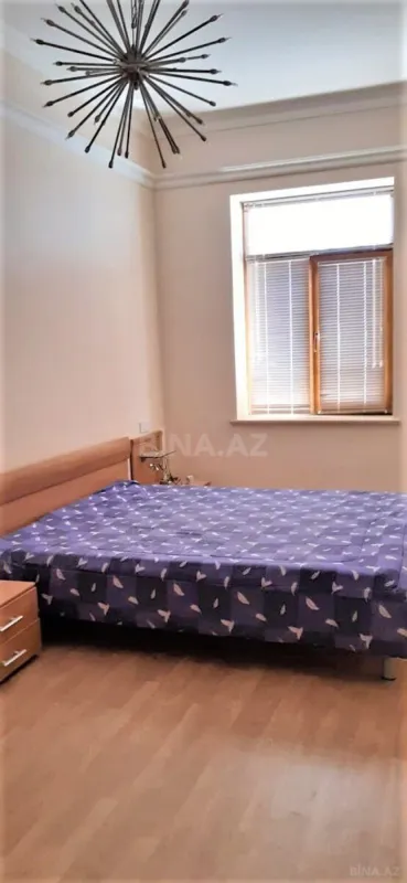 Satılır 6 otaqlı həyət evi 280 m²