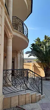 Satılır 6 otaqlı həyət evi 280 m²