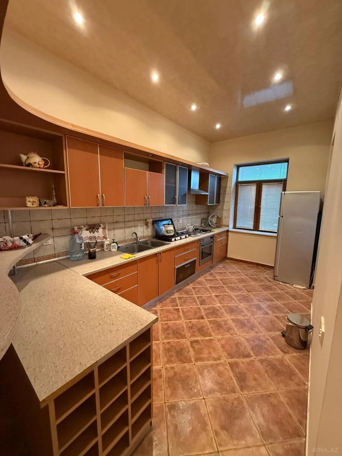 Satılır 6 otaqlı həyət evi 280 m²