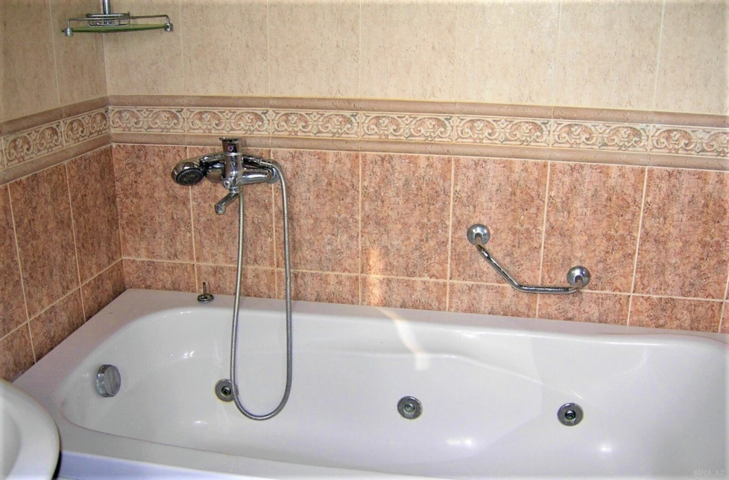 Satılır 6 otaqlı həyət evi 280 m²