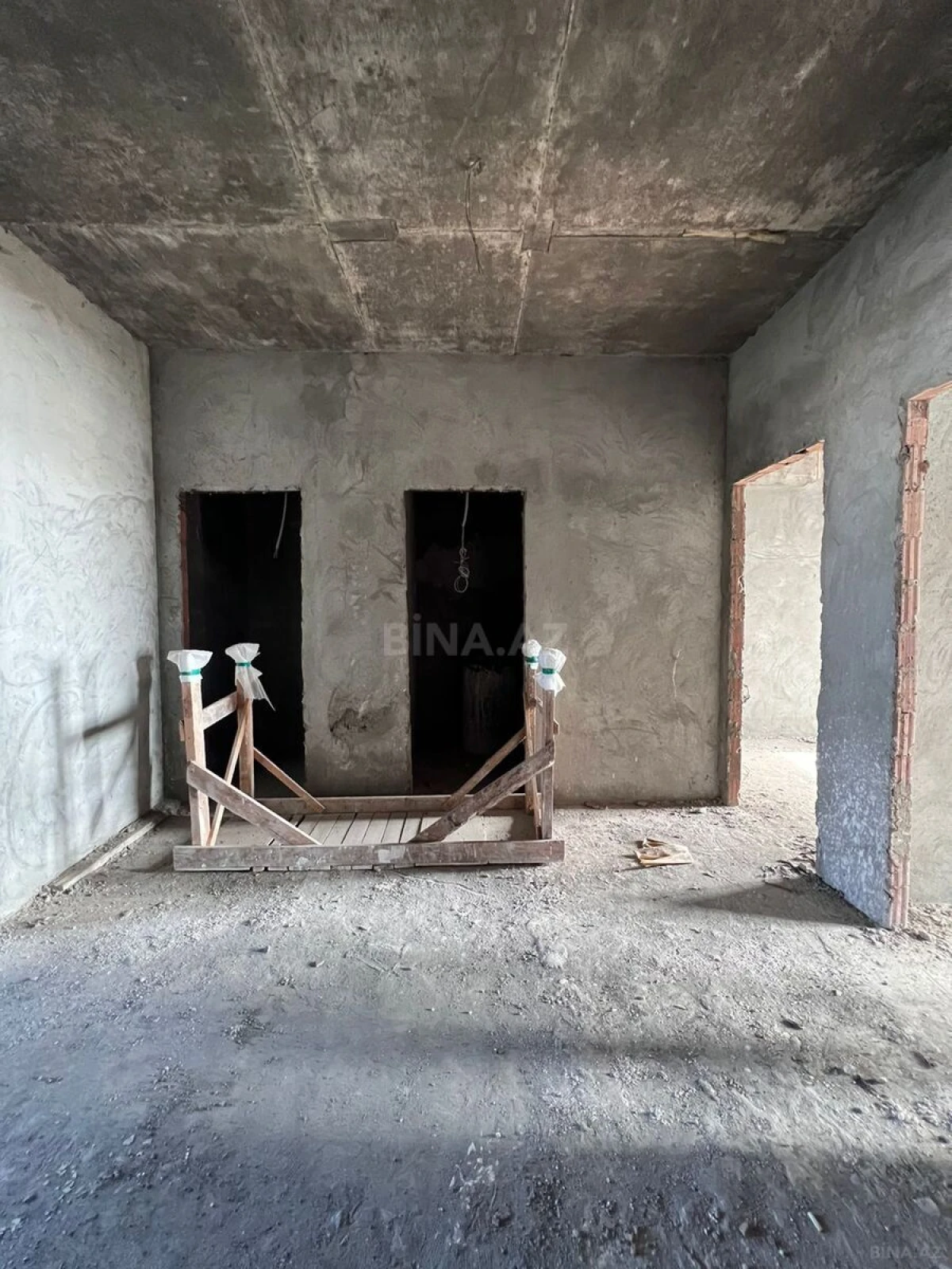 Satılır 3 otaqlı mənzil 139 m²