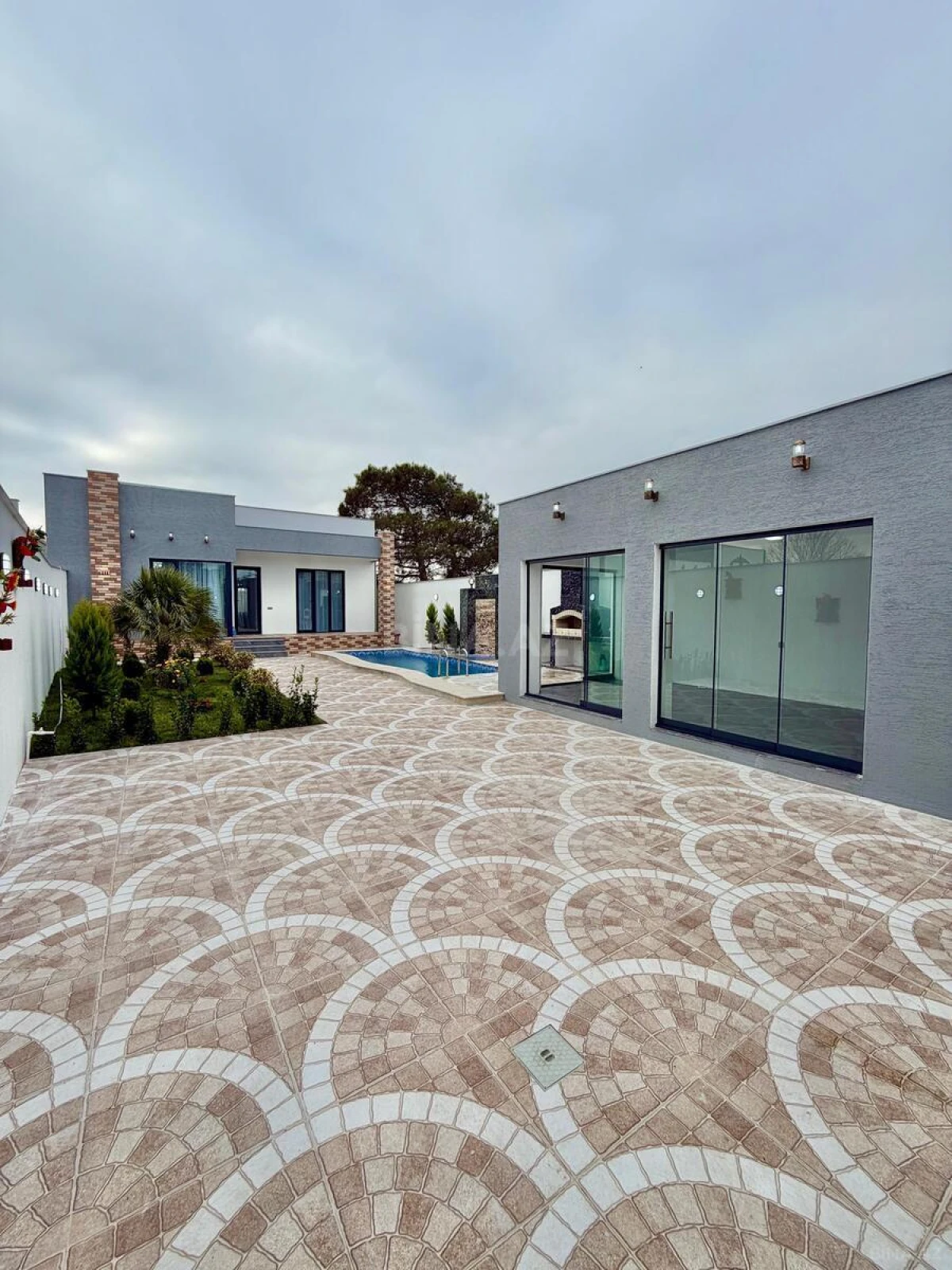 Satılır 4 otaqlı həyət evi 170 m²