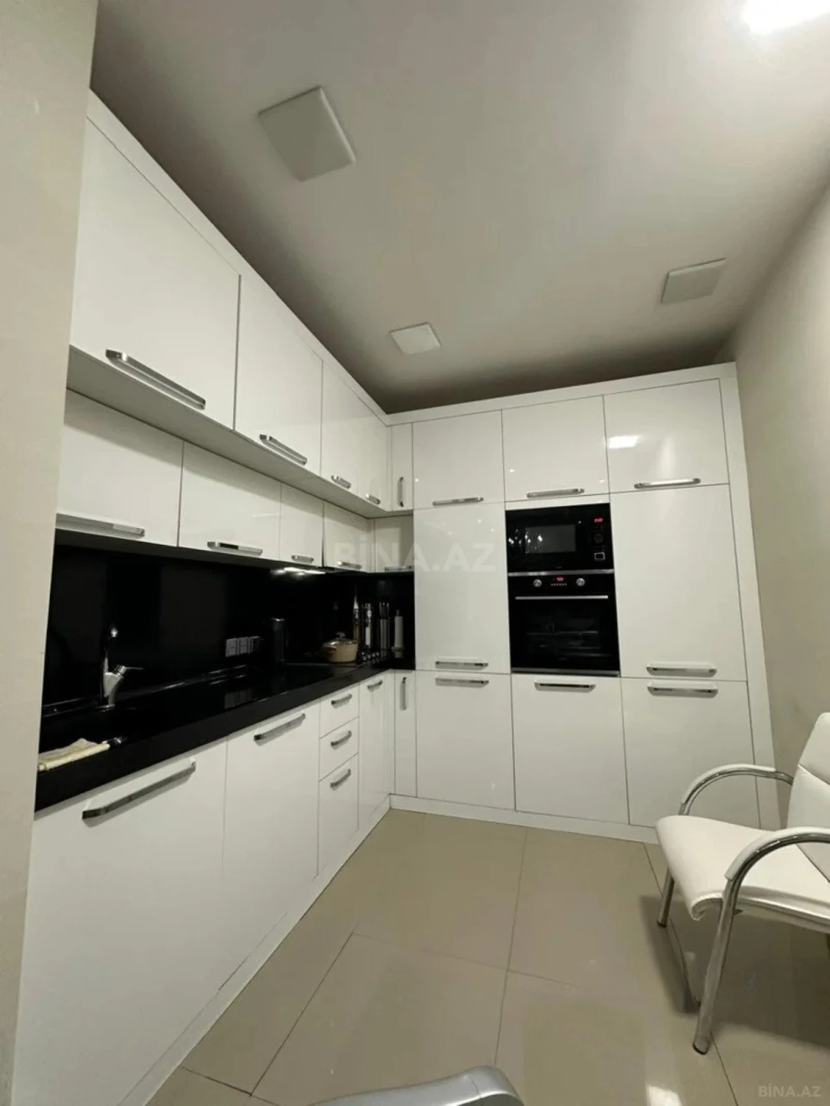 Kirayə verilir 2 otaqlı mənzil 60 m²