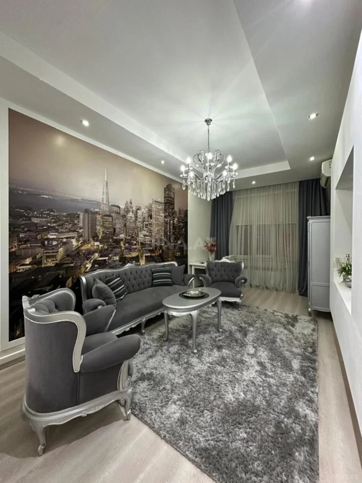 Kirayə verilir 2 otaqlı mənzil 60 m²