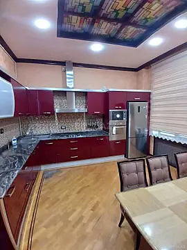 Kirayə verilir 4 otaqlı ofis 200 m²