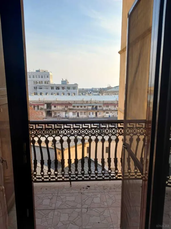 Kirayə verilir 4 otaqlı ofis 200 m²