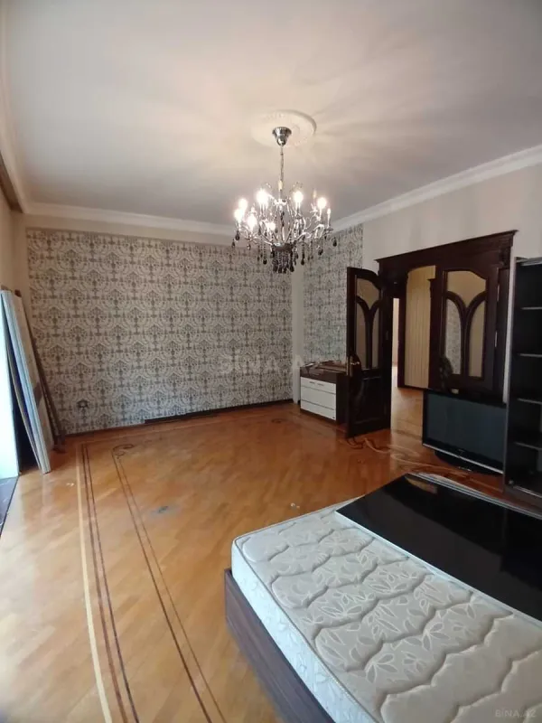 Kirayə verilir 4 otaqlı ofis 200 m²