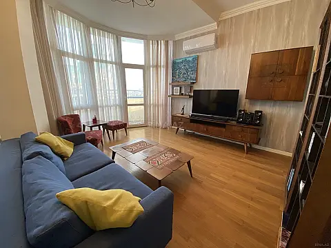 Kirayə verilir 3 otaqlı mənzil 105 m²