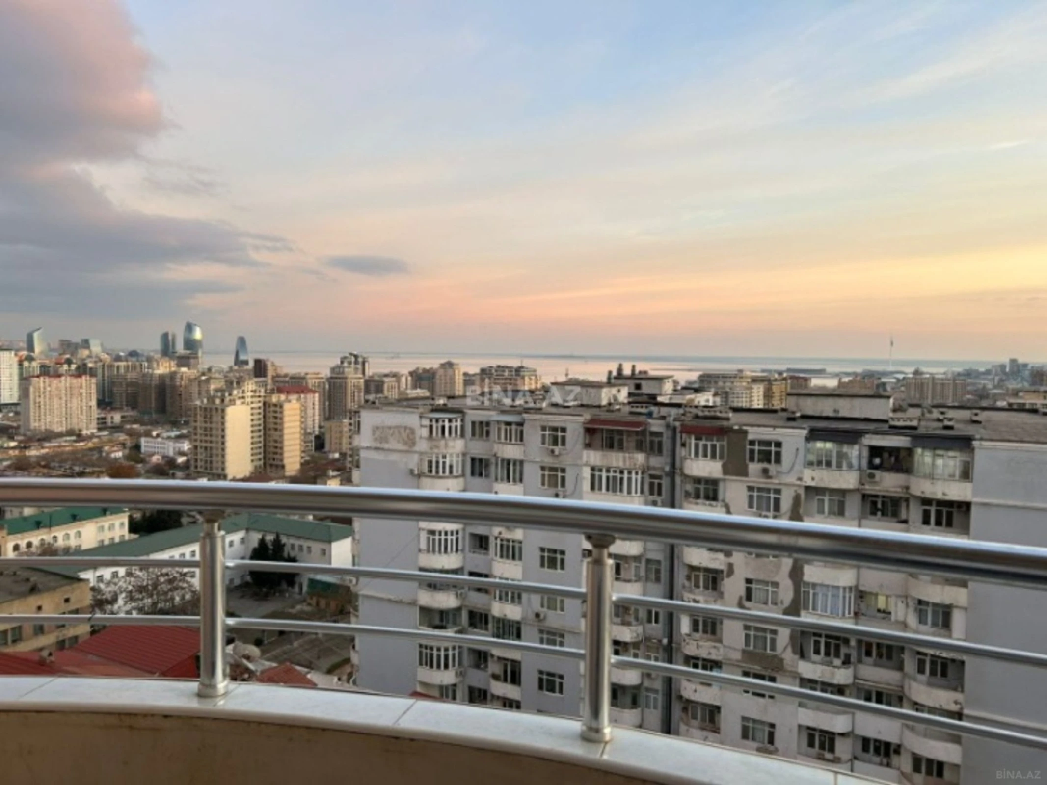 Kirayə verilir 3 otaqlı mənzil 105 m²