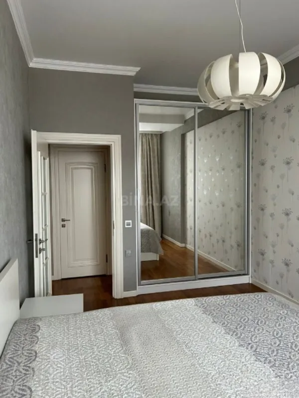 Kirayə verilir 3 otaqlı mənzil 105 m²