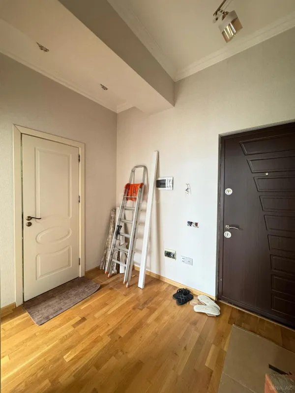 Satılır 2 otaqlı mənzil 55 m²