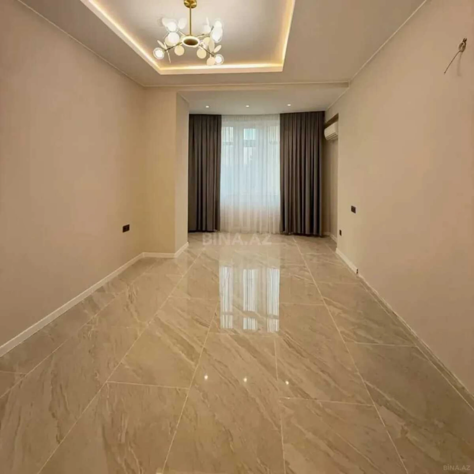 Satılır 3 otaqlı mənzil 150 m²