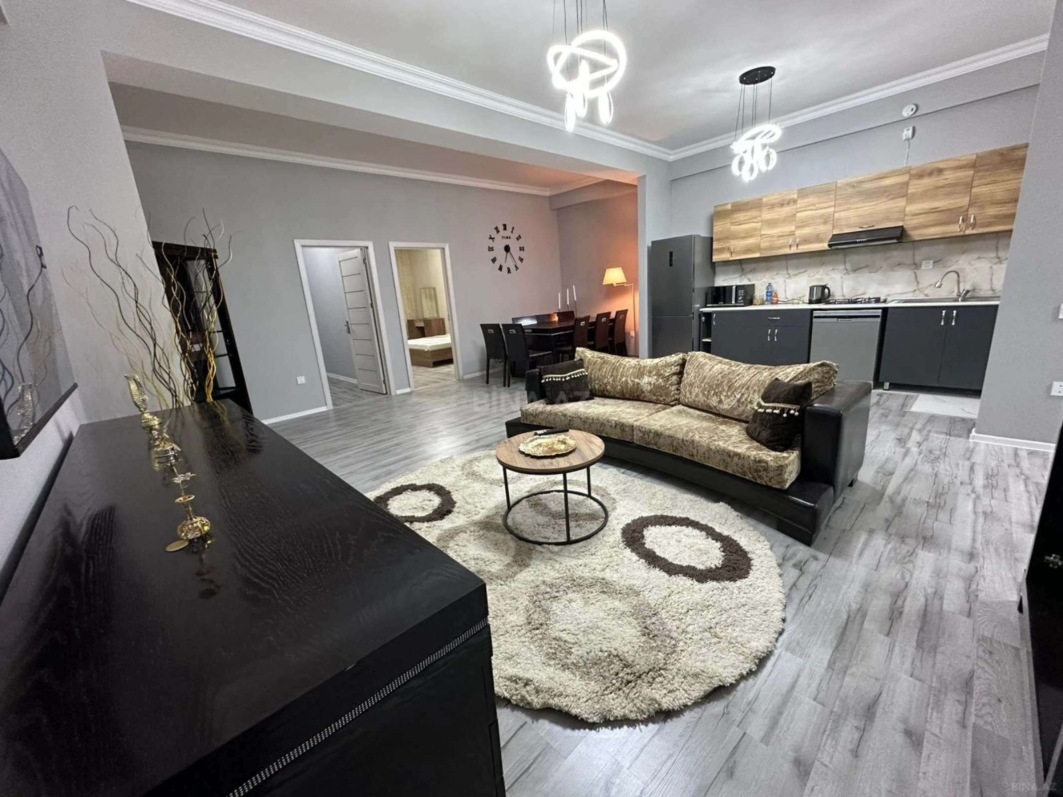 Satılır 2 otaqlı mənzil 93 m²