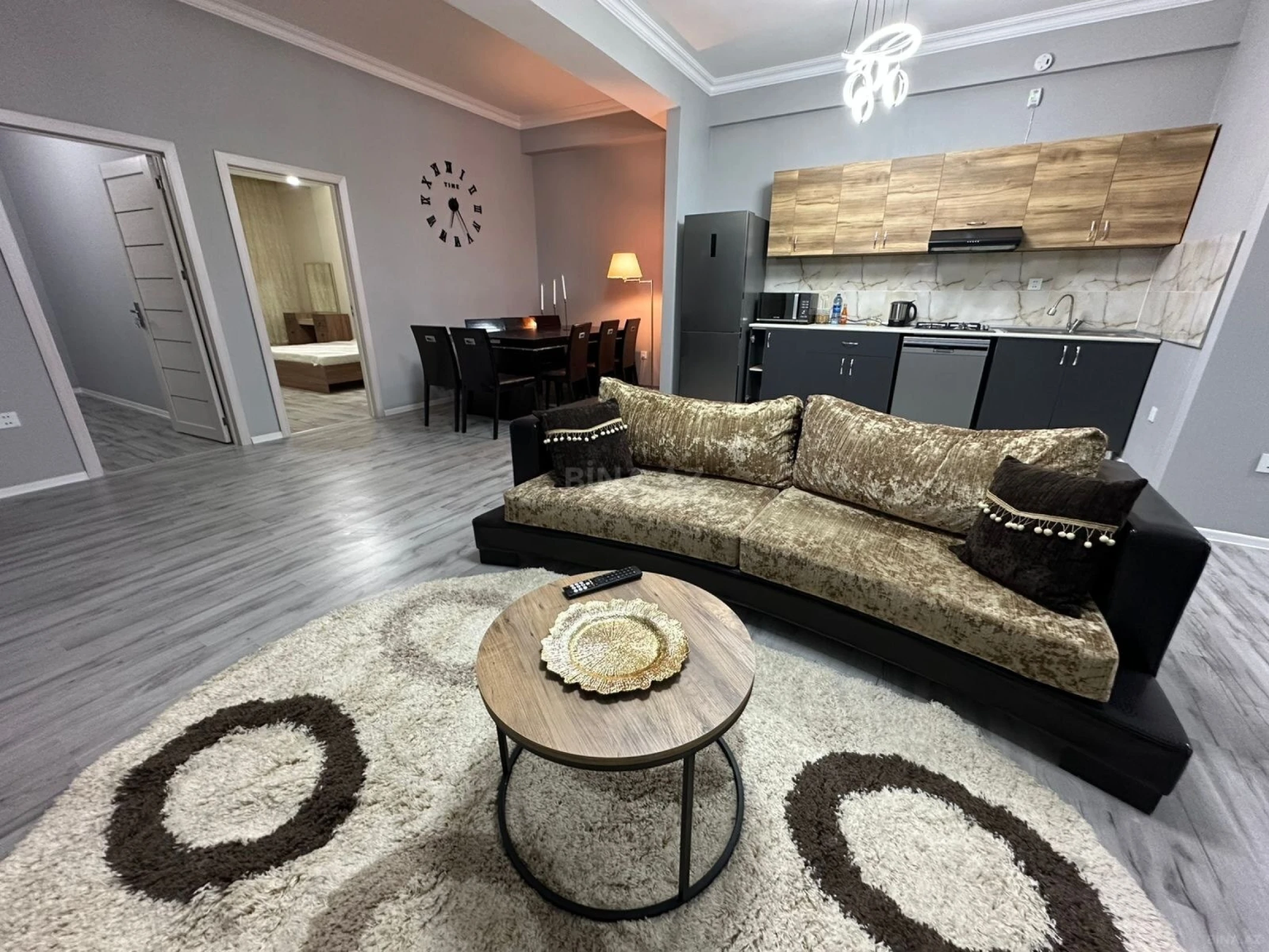 Satılır 2 otaqlı mənzil 93 m²