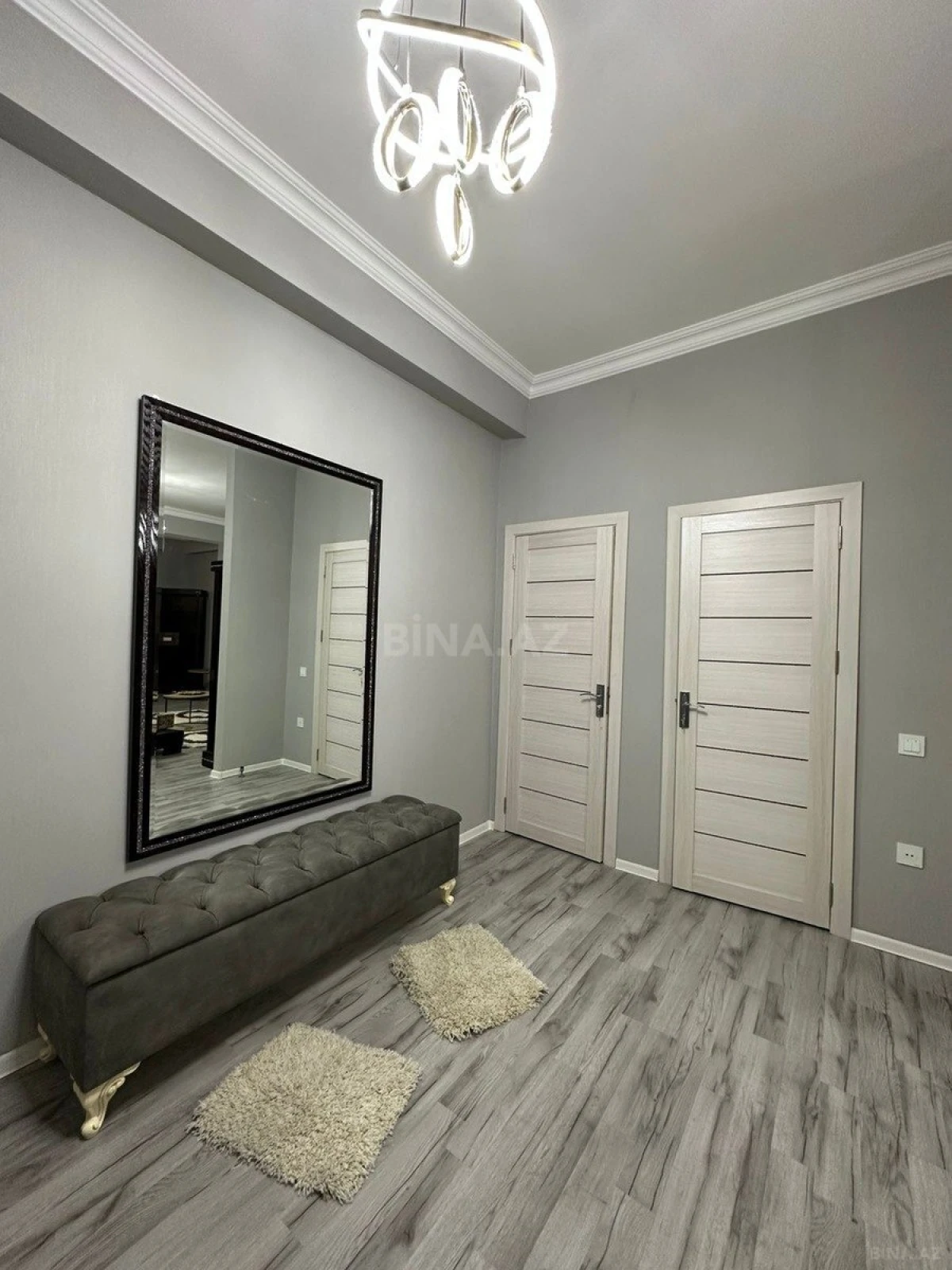 Satılır 2 otaqlı mənzil 93 m²