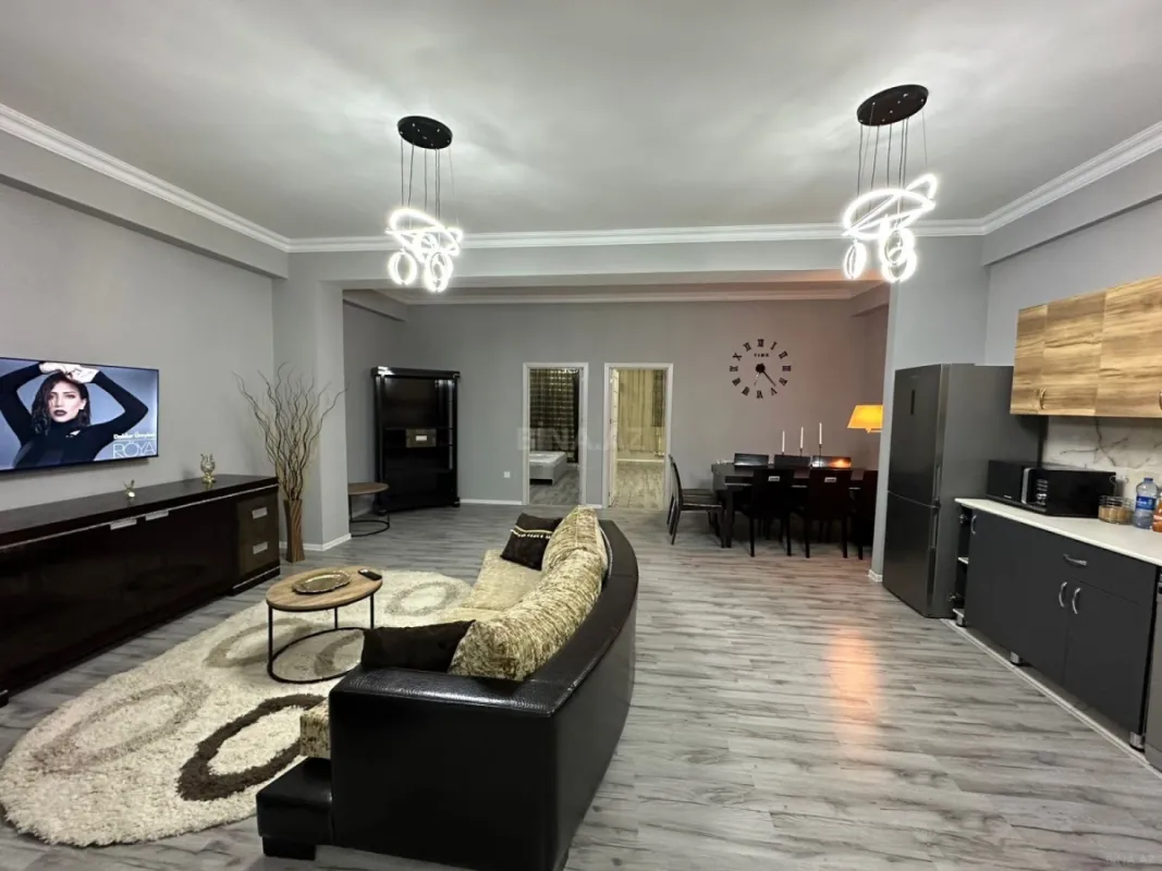 Satılır 2 otaqlı mənzil 93 m²