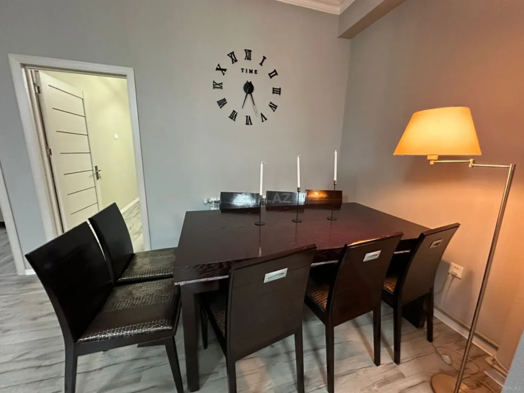 Satılır 2 otaqlı mənzil 93 m²