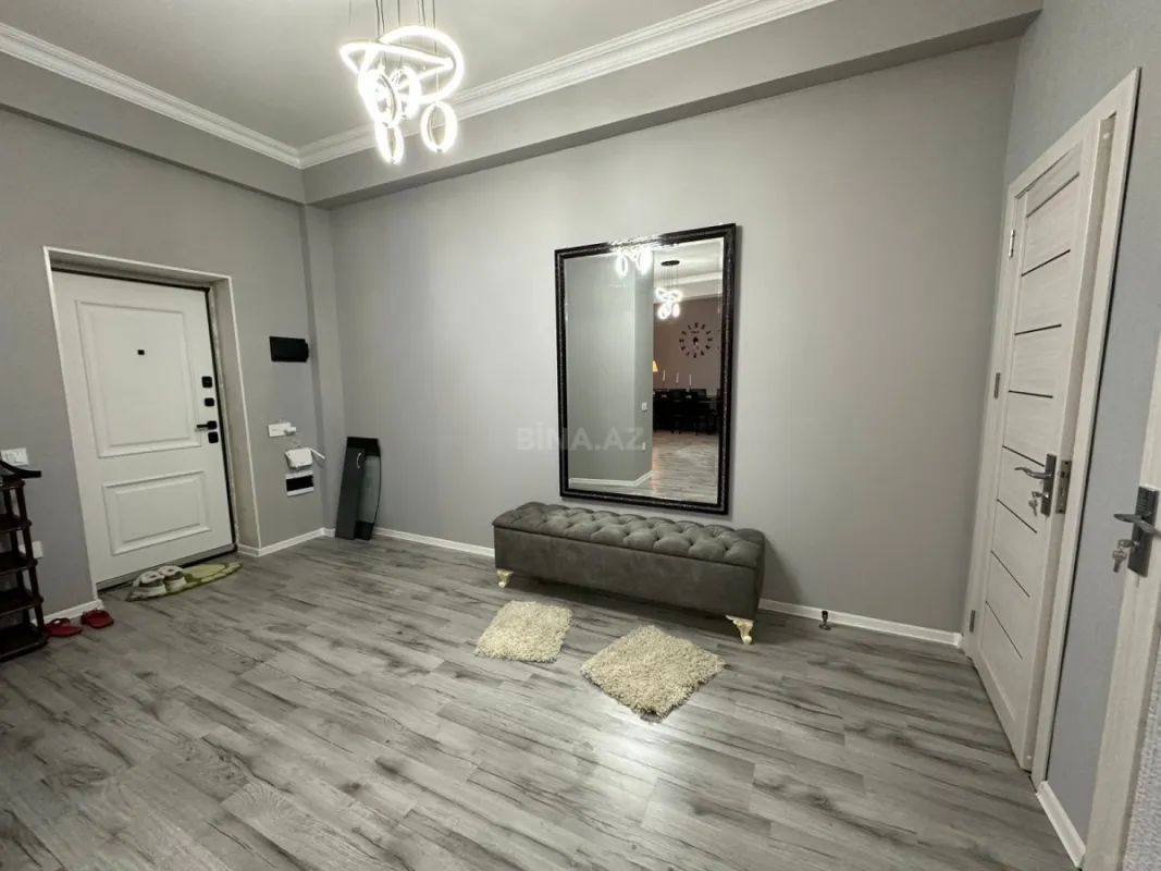 Satılır 2 otaqlı mənzil 93 m²