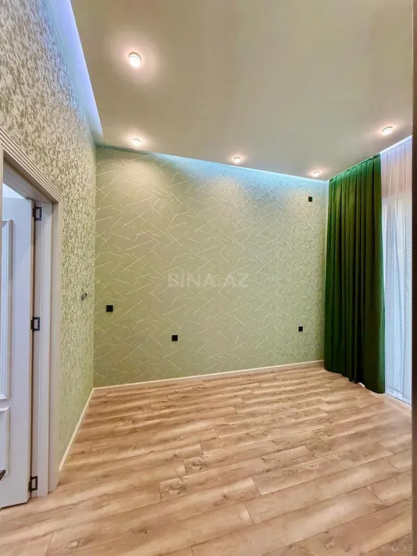 Satılır 5 otaqlı həyət evi 390 m²