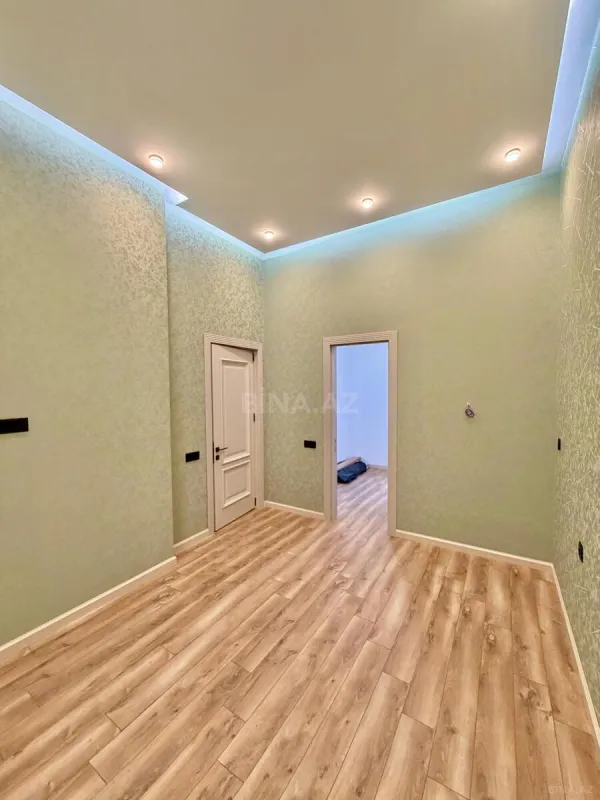 Satılır 5 otaqlı həyət evi 390 m²