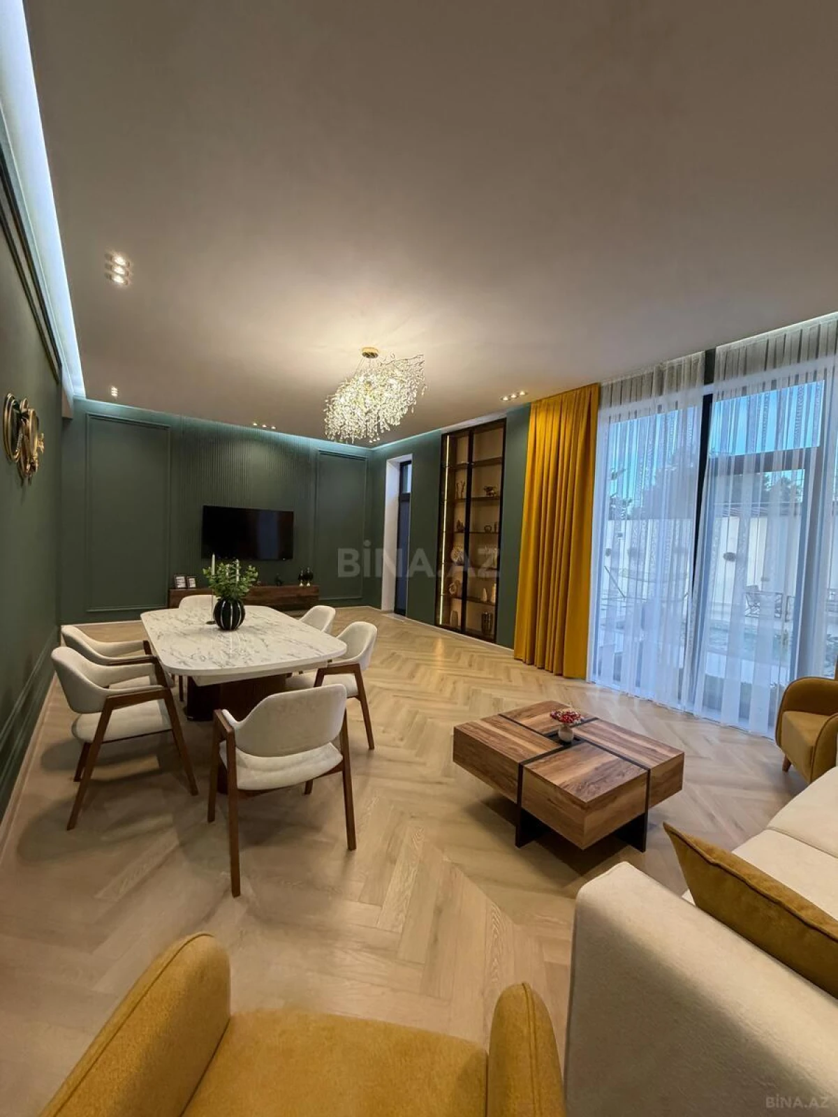 Satılır 5 otaqlı həyət evi 390 m²