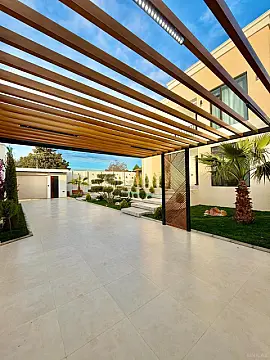 Satılır 5 otaqlı həyət evi 390 m²