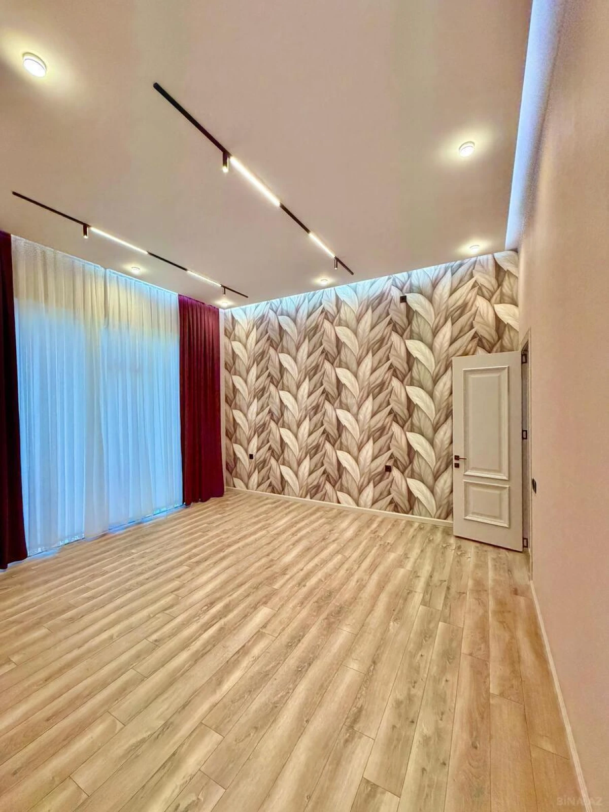 Satılır 5 otaqlı həyət evi 390 m²