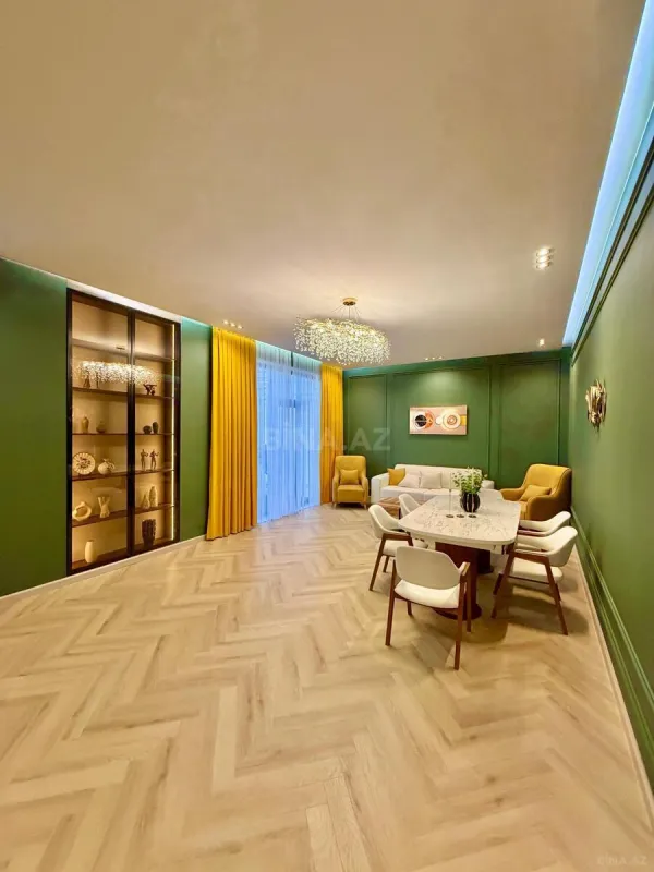 Satılır 5 otaqlı həyət evi 390 m²
