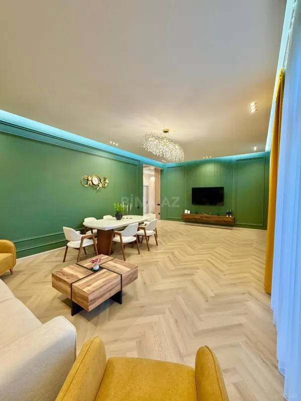 Satılır 5 otaqlı həyət evi 390 m²