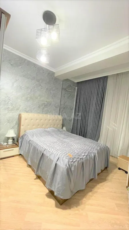 Satılır 3 otaqlı mənzil 120 m²