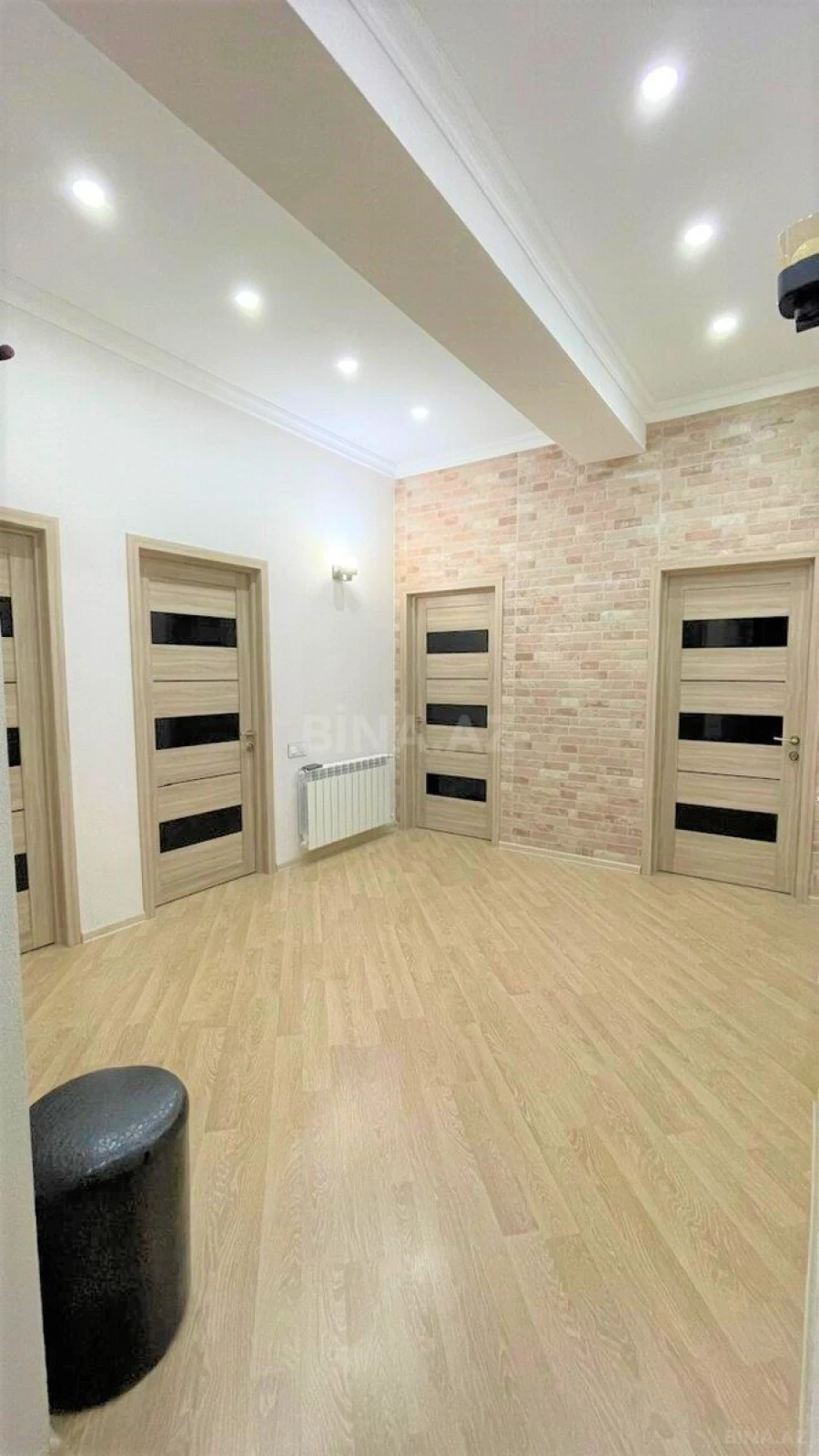 Satılır 3 otaqlı mənzil 120 m²