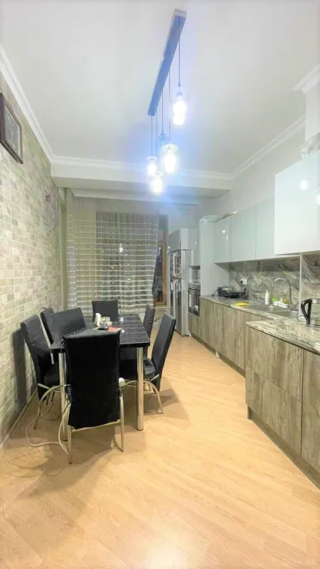 Satılır 3 otaqlı mənzil 120 m²