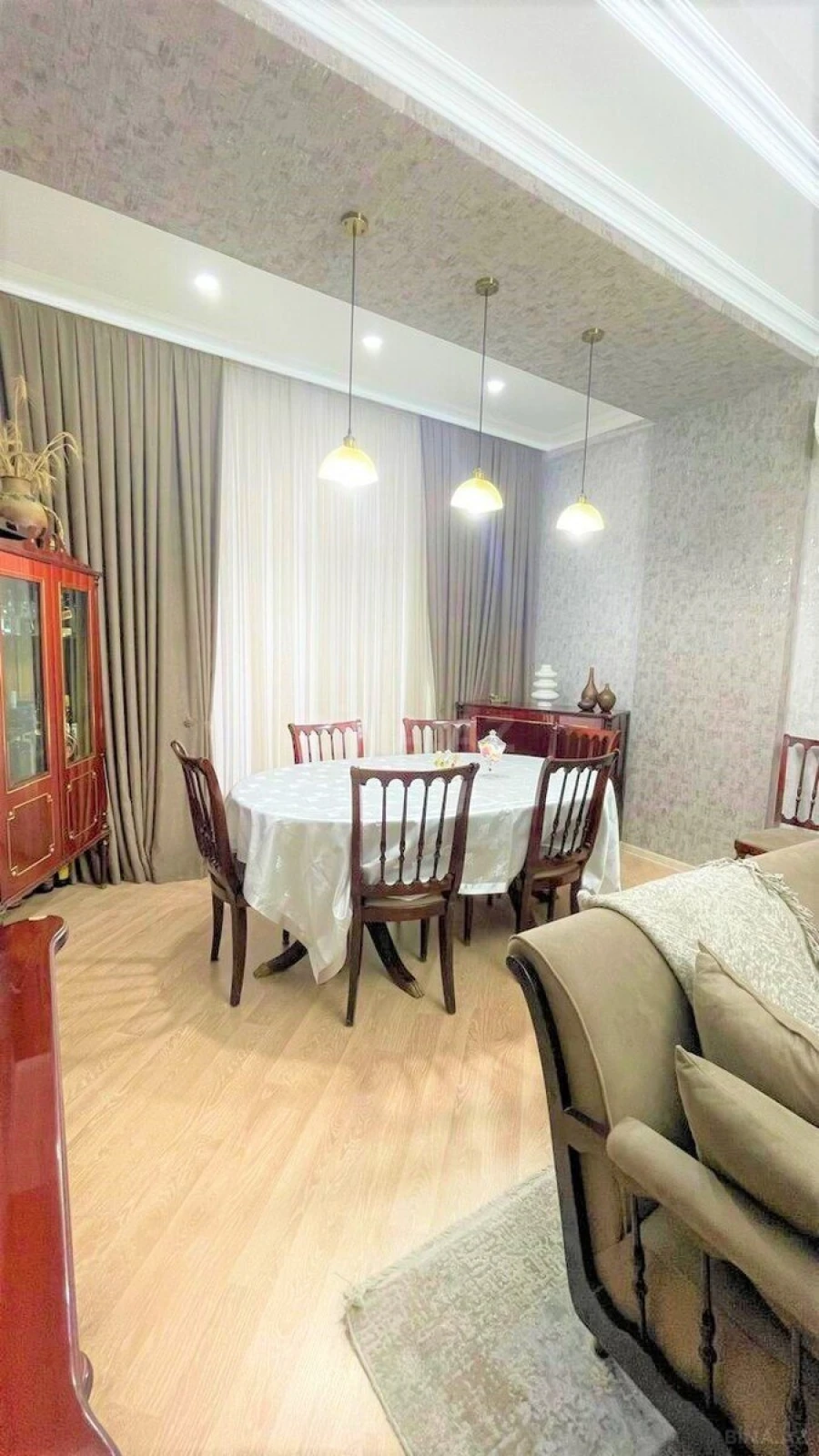Satılır 3 otaqlı mənzil 120 m²