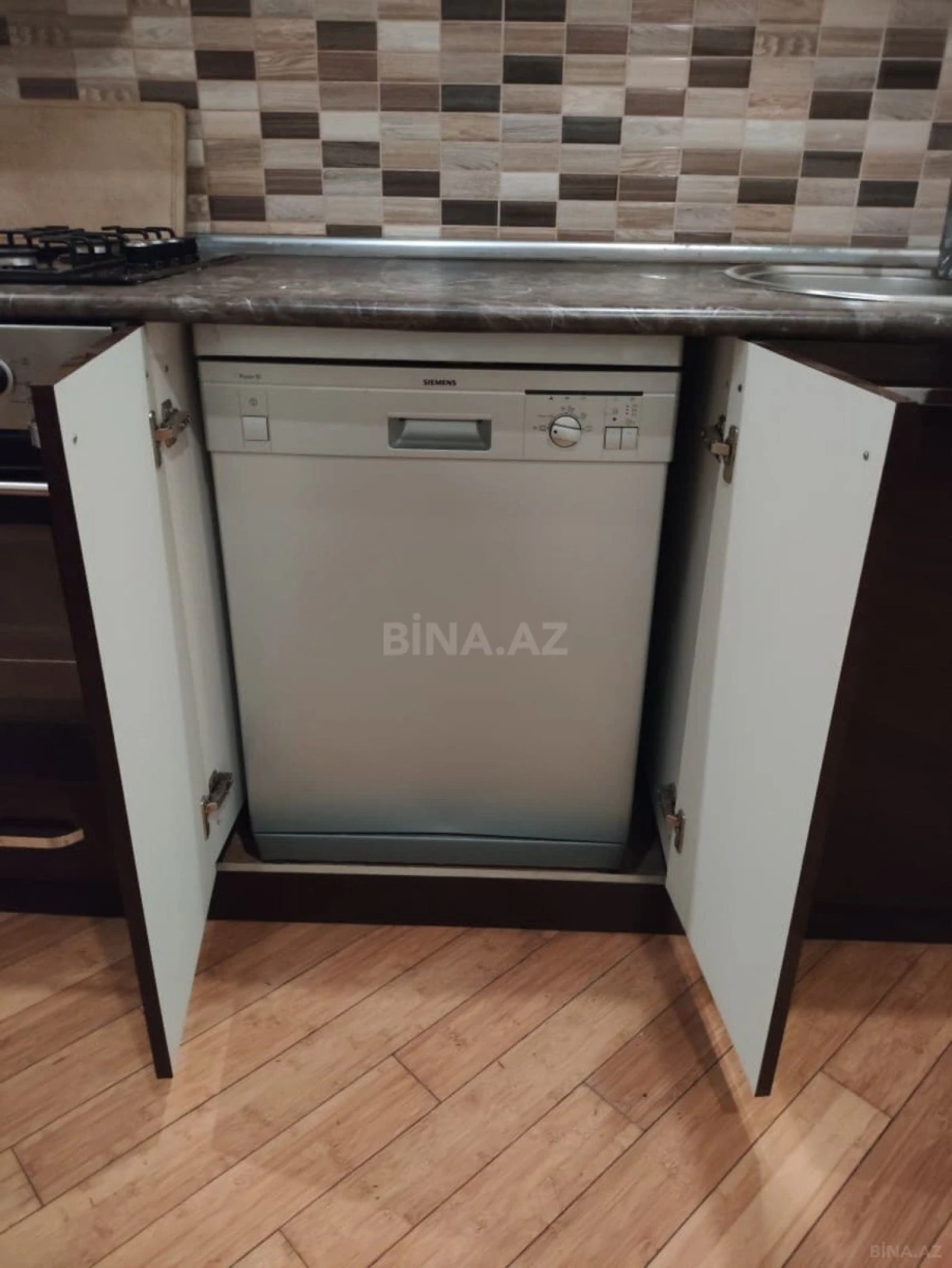 Kirayə verilir 2 otaqlı mənzil 100 m²