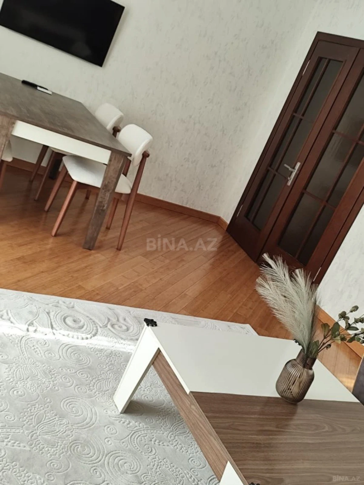 Kirayə verilir 2 otaqlı mənzil 100 m²