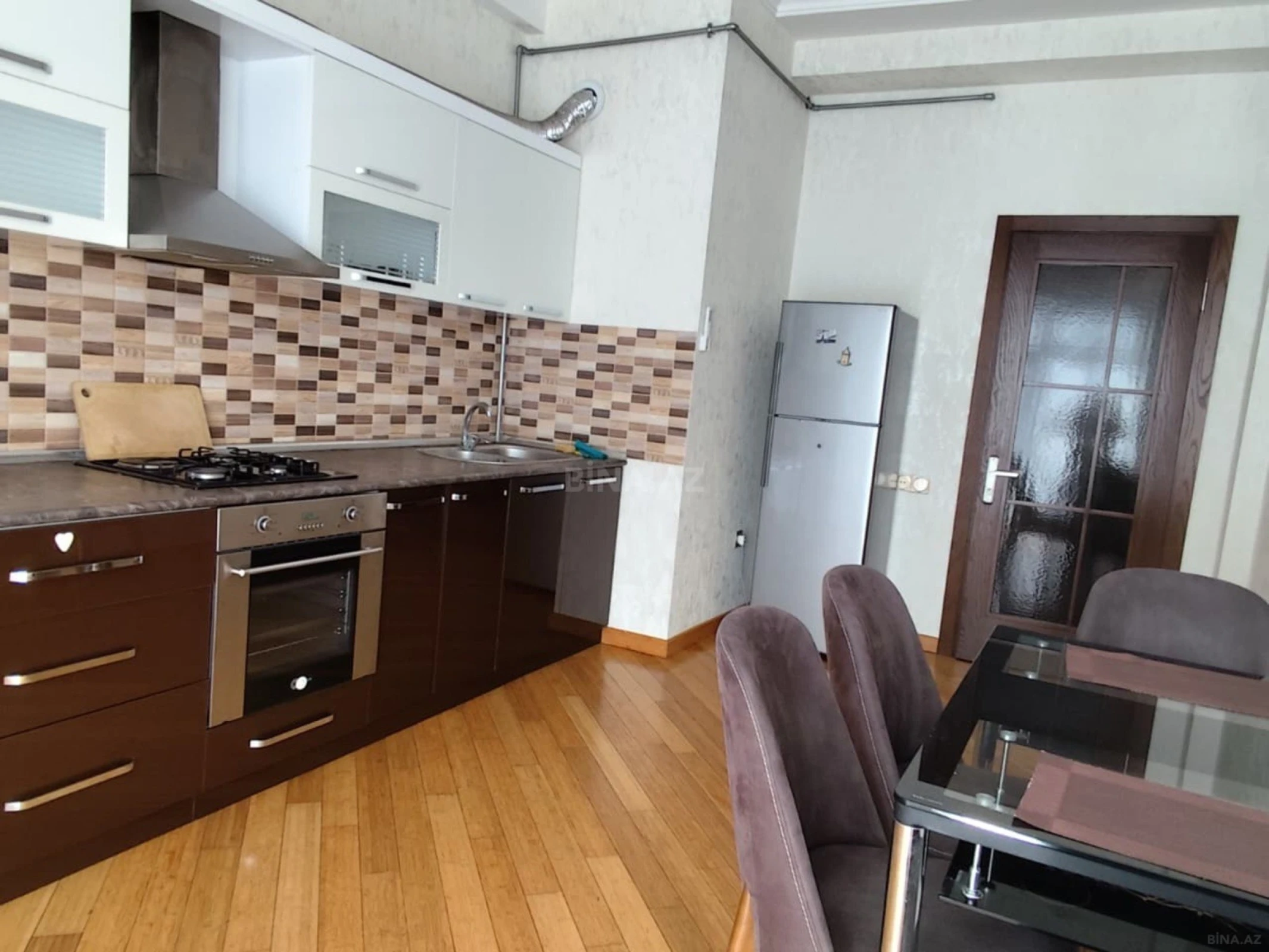Kirayə verilir 2 otaqlı mənzil 100 m²