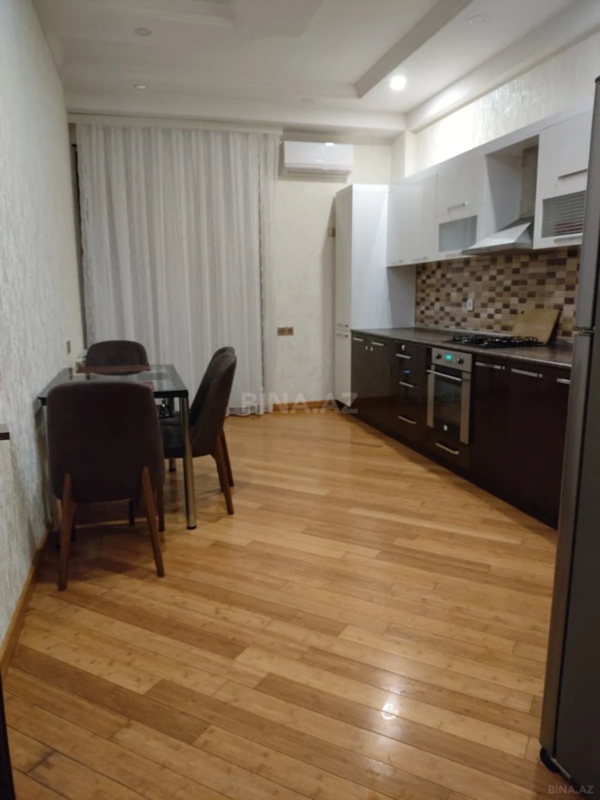 Kirayə verilir 2 otaqlı mənzil 100 m²