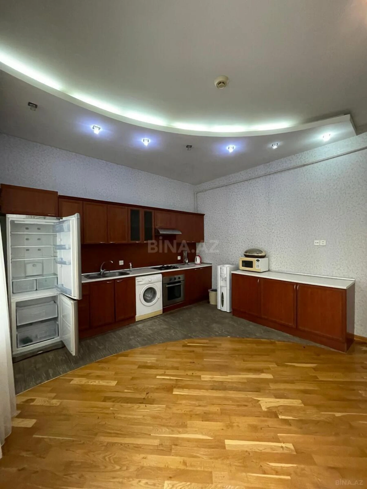 Kirayə verilir 4 otaqlı ofis 150 m²