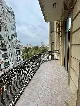 Kirayə verilir 4 otaqlı ofis 150 m² — Bakı, Sahil qəs. 4 otaq 150.00 m²
