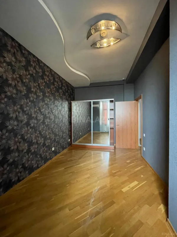Kirayə verilir 4 otaqlı ofis 150 m²