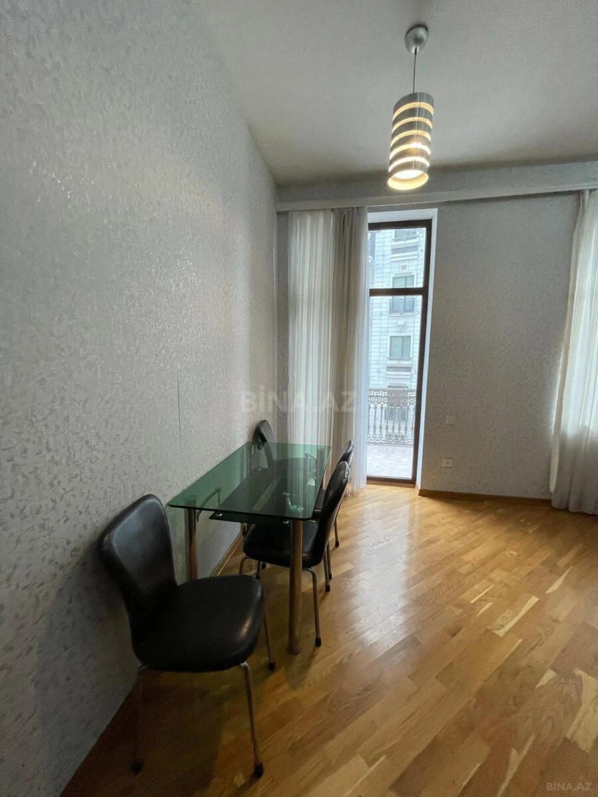 Kirayə verilir 4 otaqlı ofis 150 m²