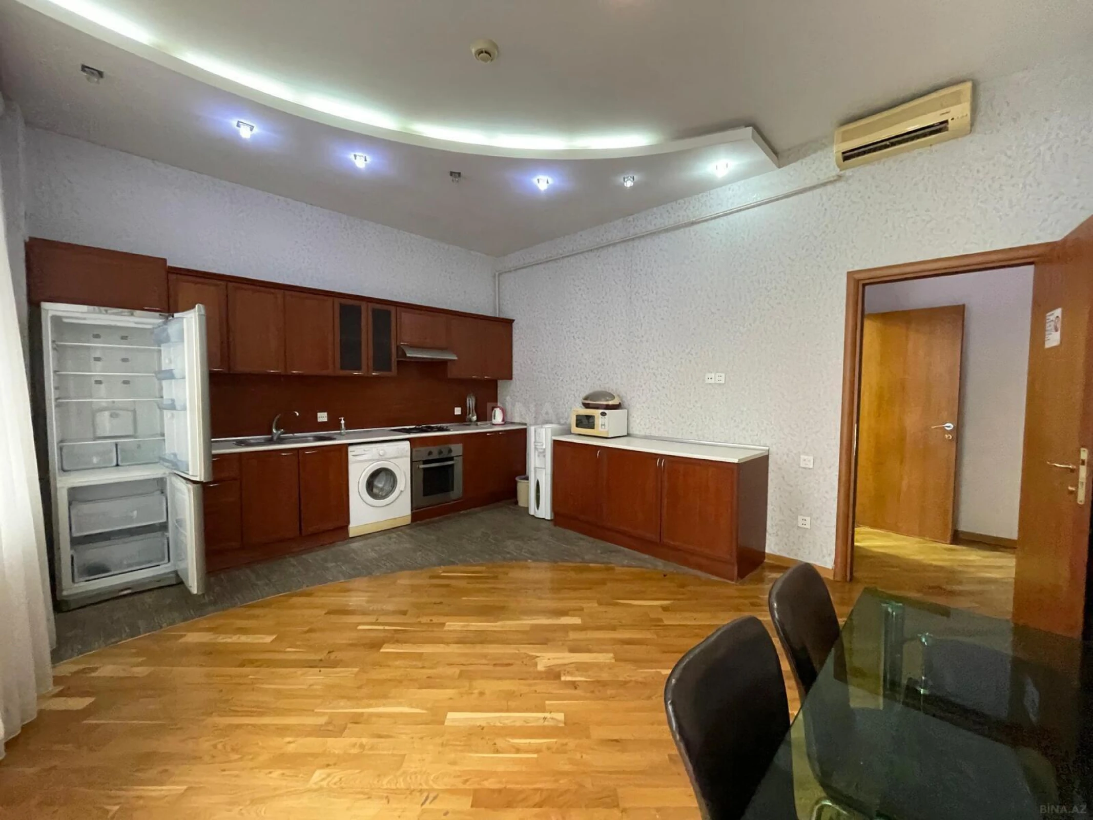 Kirayə verilir 4 otaqlı ofis 150 m²
